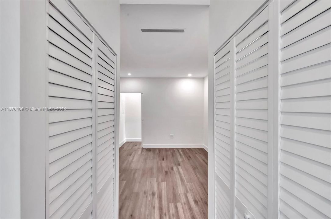 Недавно продано: $799,500 (3 спален, 3 ванн, 1012 Квадратных фут)