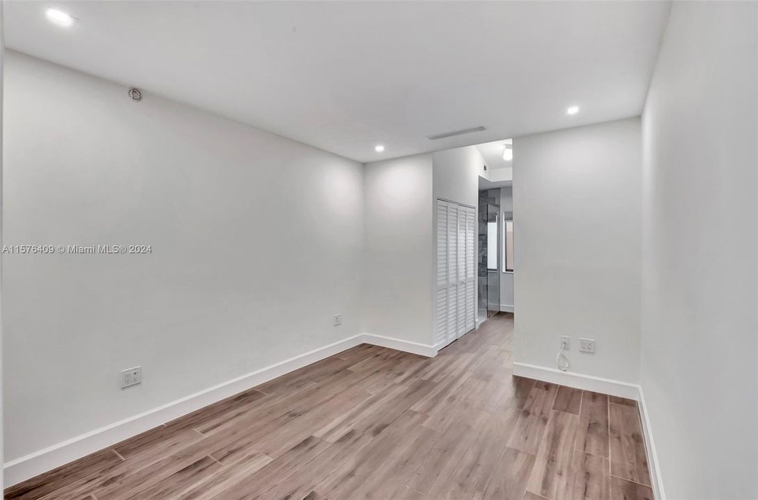 Недавно продано: $799,500 (3 спален, 3 ванн, 1012 Квадратных фут)
