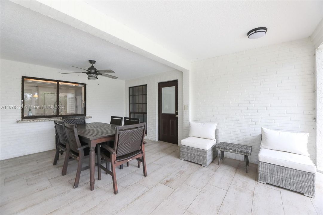 Active With Contract: $5,900 (3 beds, 2 baths, 2338 Square Feet)