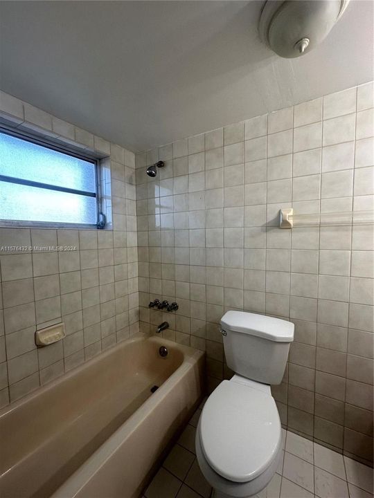 最近租的: $2,300 (2 贝兹, 2 浴室, 996 平方英尺)