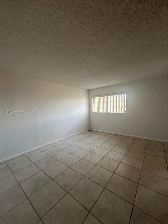 Recently Rented: $2,300 (2 beds, 2 baths, 996 Square Feet)
