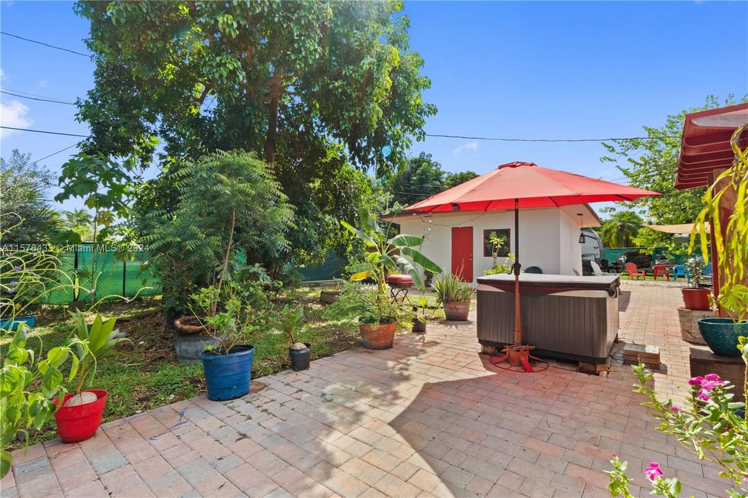 For Sale: $749,000 (3 beds, 2 baths, 2501 Square Feet)