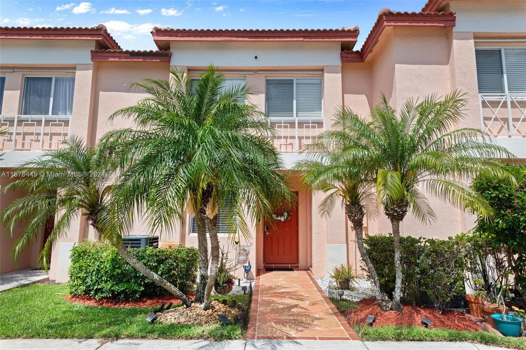Active With Contract: $458,700 (3 beds, 2 baths, 1361 Square Feet)