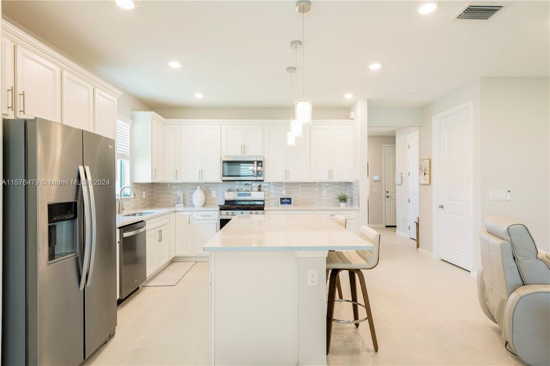 For Sale: $485,000 (2 beds, 2 baths, 1856 Square Feet)