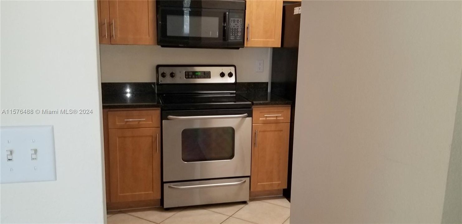 For Rent: $2,150 (2 beds, 2 baths, 1071 Square Feet)