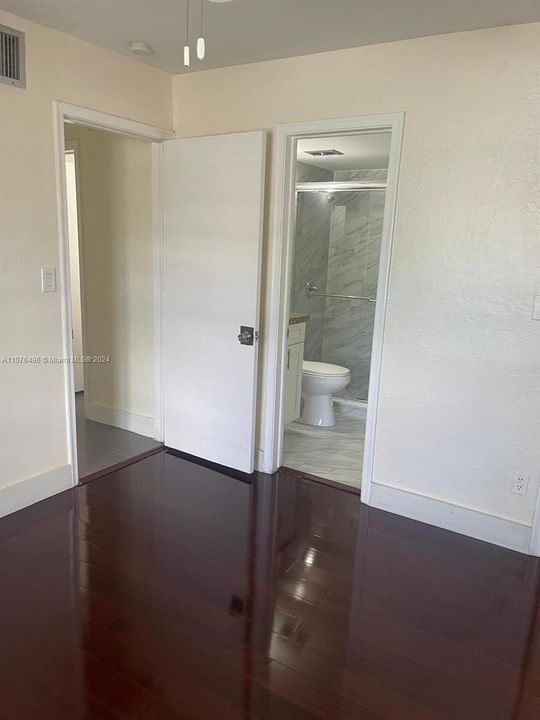 Active With Contract: $2,200 (2 beds, 2 baths, 777 Square Feet)