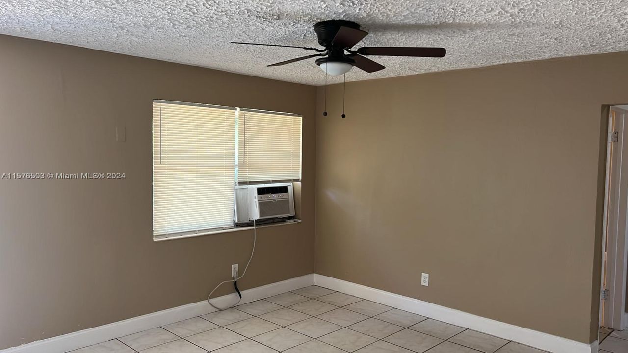 Active With Contract: $2,600 (3 beds, 2 baths, 1940 Square Feet)