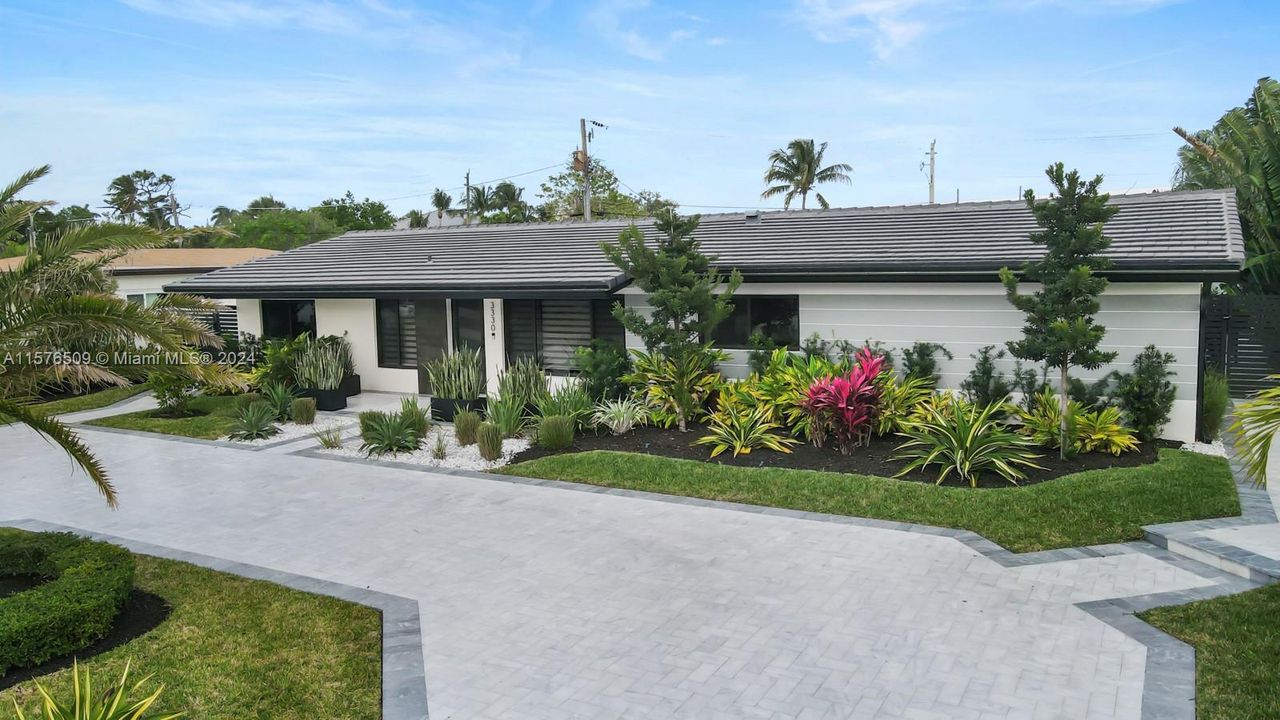 Recently Sold: $1,495,000 (4 beds, 3 baths, 2451 Square Feet)