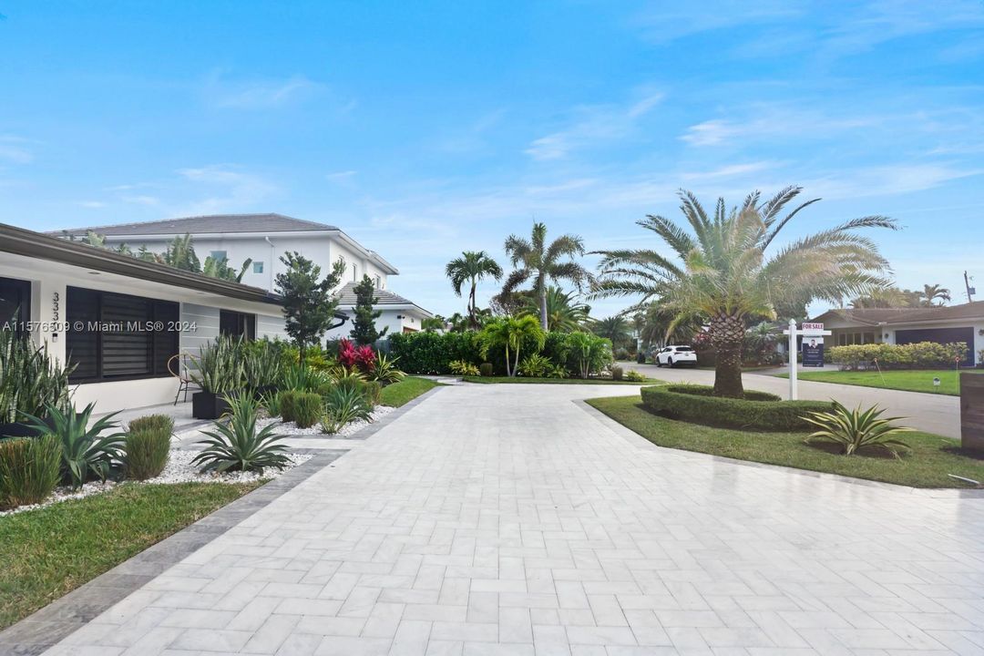 Recently Sold: $1,495,000 (4 beds, 3 baths, 2451 Square Feet)