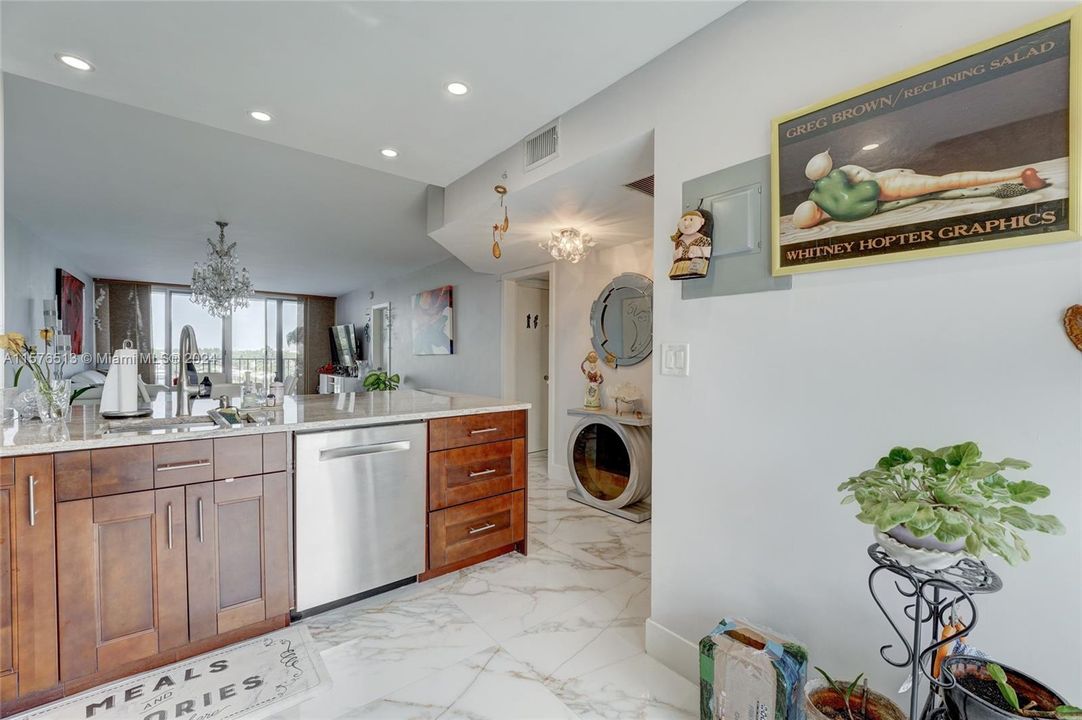 For Sale: $619,900 (2 beds, 2 baths, 1200 Square Feet)
