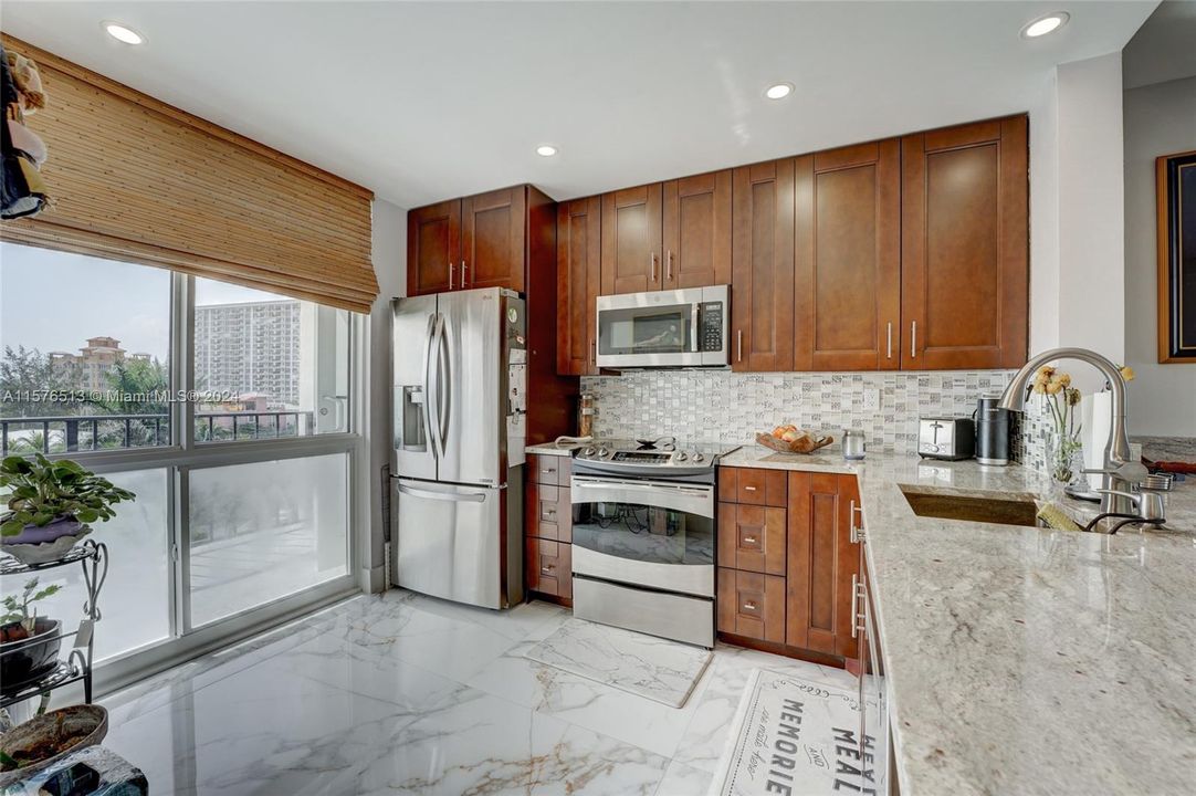 For Sale: $619,900 (2 beds, 2 baths, 1200 Square Feet)