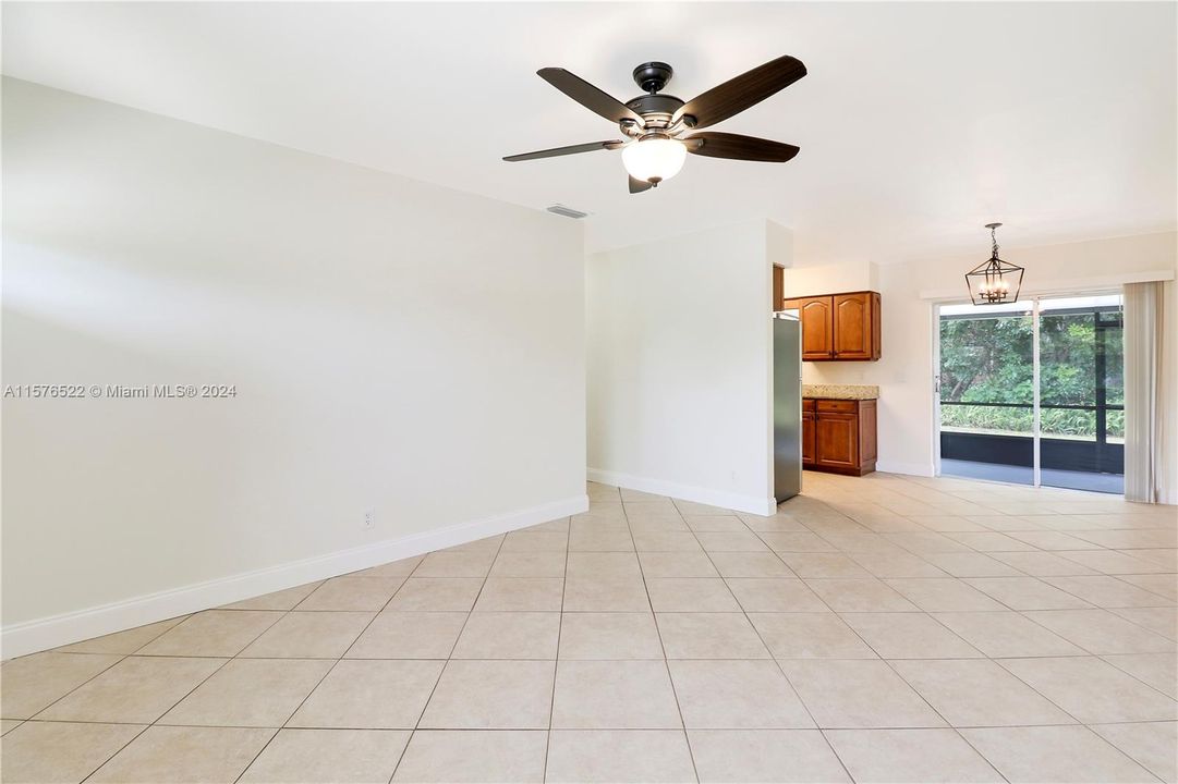 Recently Sold: $475,000 (3 beds, 1 baths, 962 Square Feet)
