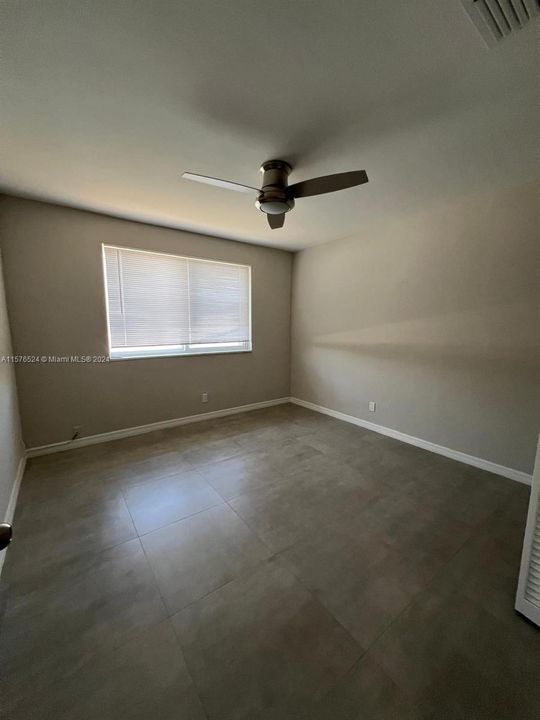 For Rent: $2,800 (3 beds, 2 baths, 960 Square Feet)
