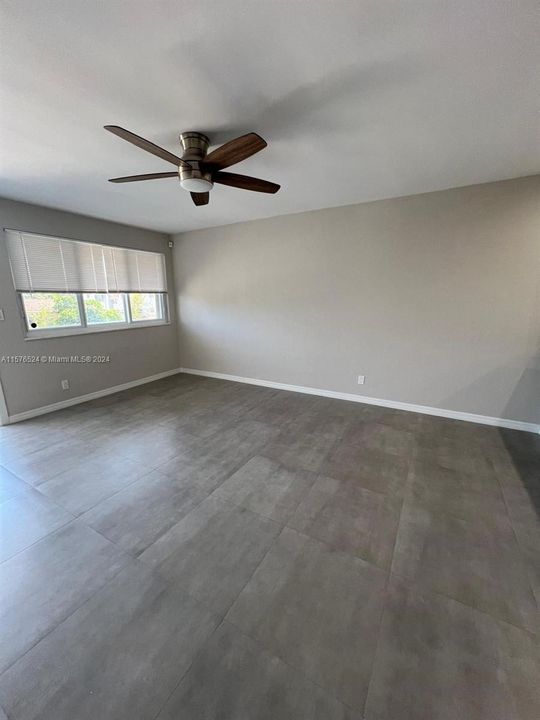 For Rent: $2,950 (3 beds, 2 baths, 960 Square Feet)