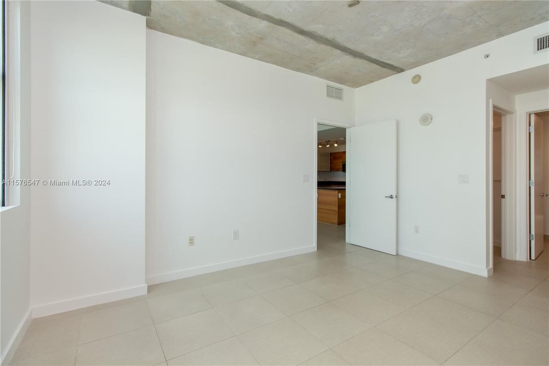 Active With Contract: $4,500 (2 beds, 2 baths, 1262 Square Feet)
