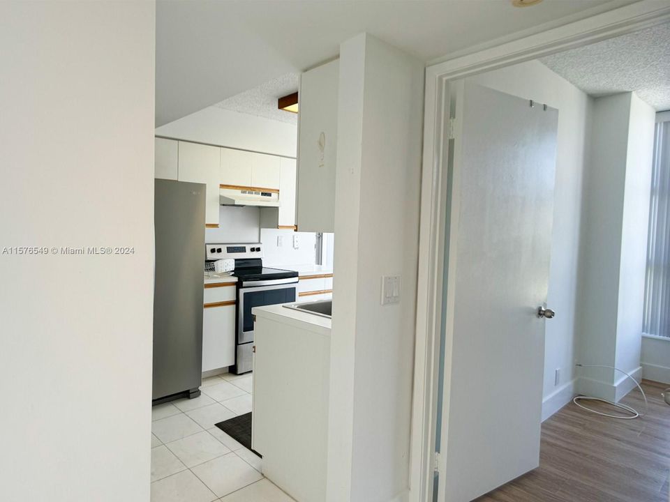 For Sale: $485,000 (2 beds, 2 baths, 1361 Square Feet)