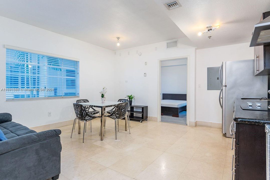 For Sale: $259,900 (1 beds, 1 baths, 522 Square Feet)