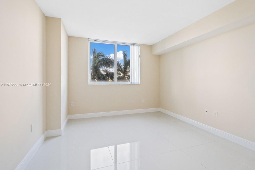 For Sale: $565,000 (2 beds, 2 baths, 1479 Square Feet)