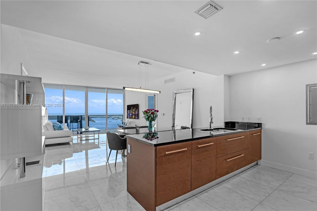 For Sale: $1,550,000 (2 beds, 2 baths, 1313 Square Feet)