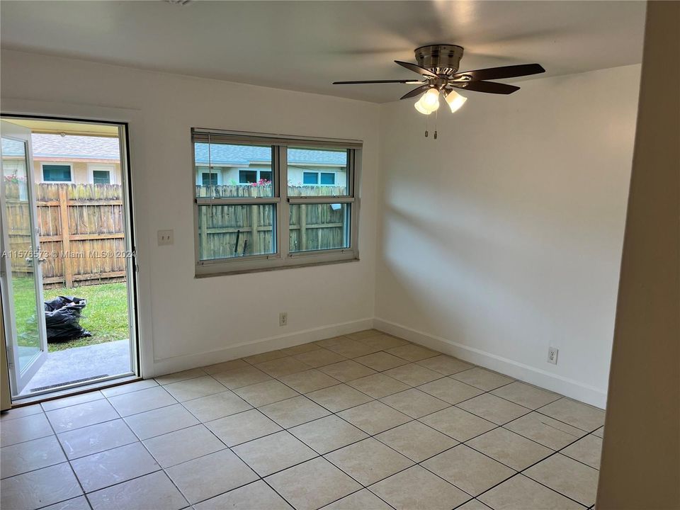 Recently Rented: $1,695 (2 beds, 1 baths, 4478 Square Feet)