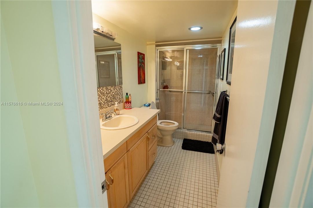 For Sale: $245,000 (2 beds, 2 baths, 1100 Square Feet)