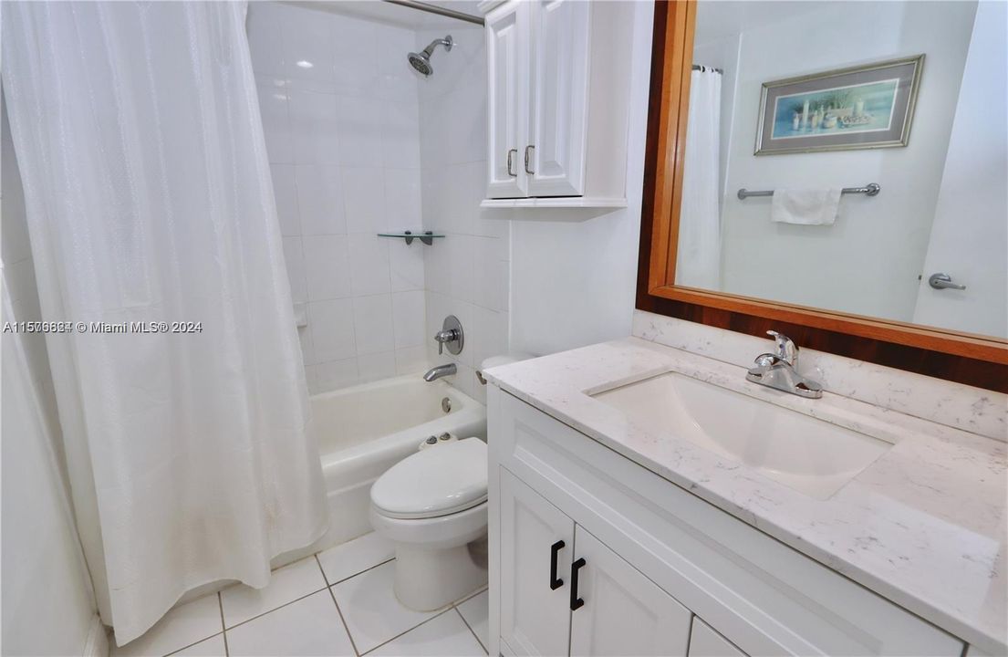 For Rent: $3,300 (2 beds, 1 baths, 1251 Square Feet)