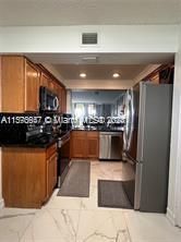 Active With Contract: $2,400 (2 beds, 2 baths, 1200 Square Feet)