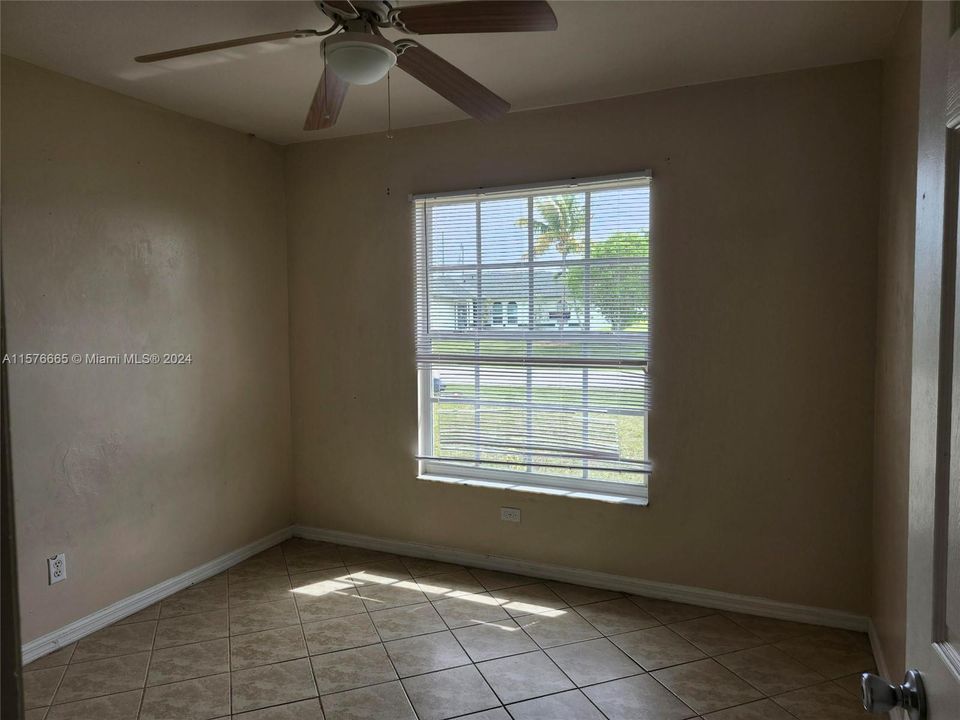 For Rent: $3,000 (3 beds, 2 baths, 1212 Square Feet)