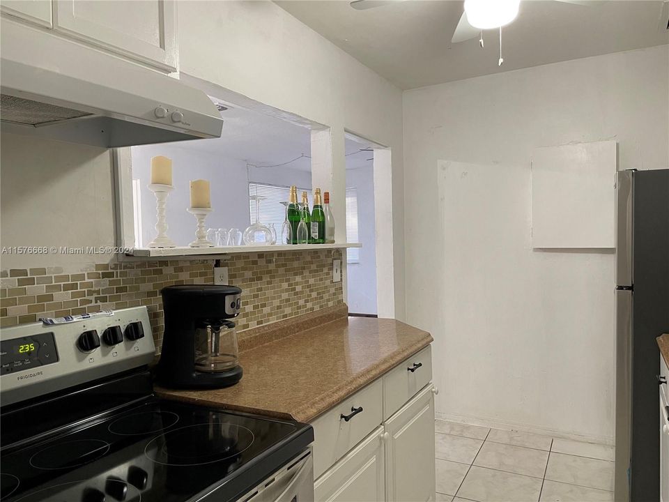 For Rent: $3,900 (4 beds, 2 baths, 1550 Square Feet)