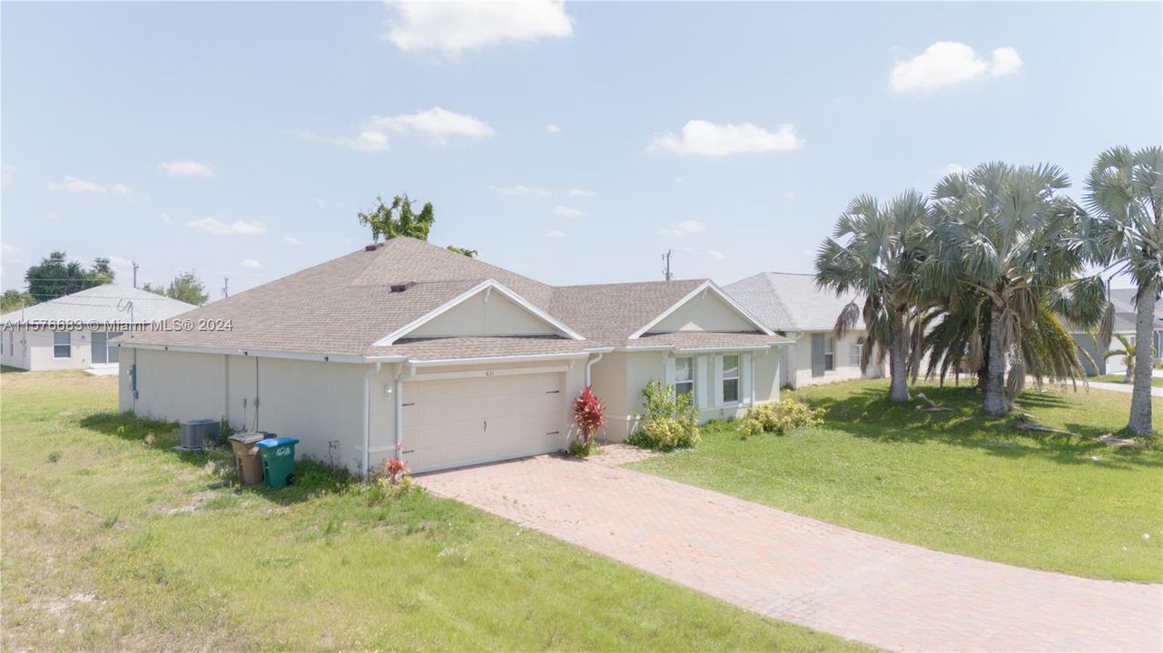 For Sale: $399,999 (4 beds, 2 baths, 2319 Square Feet)