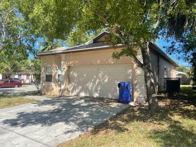 For Sale: $389,900 (3 beds, 2 baths, 1365 Square Feet)