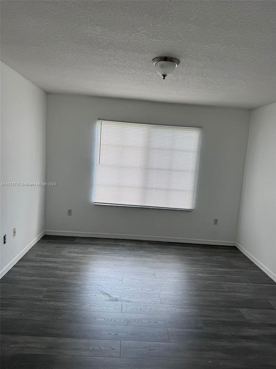 For Rent: $2,000 (2 beds, 2 baths, 1060 Square Feet)