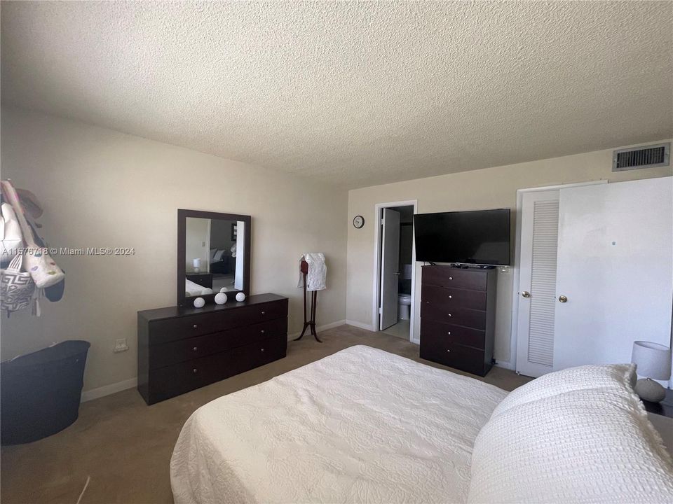 For Sale: $135,000 (2 beds, 2 baths, 850 Square Feet)