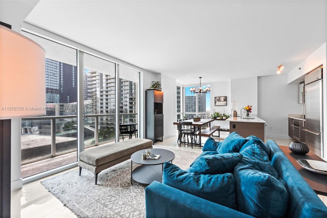 For Sale: $739,000 (2 beds, 2 baths, 1123 Square Feet)