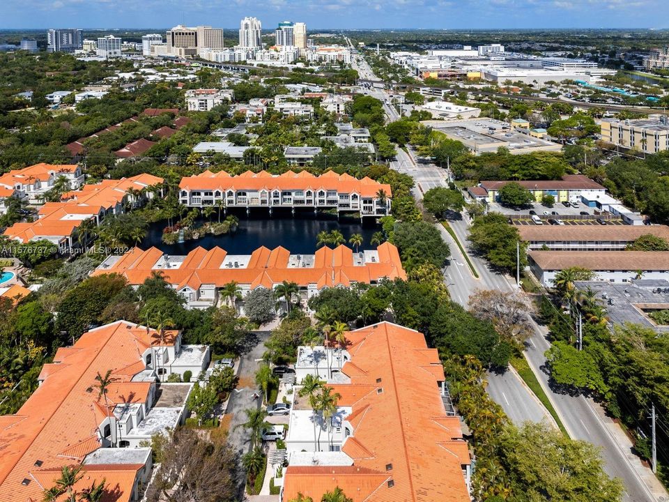 最近售出: $1,296,000 (3 贝兹, 3 浴室, 2815 平方英尺)