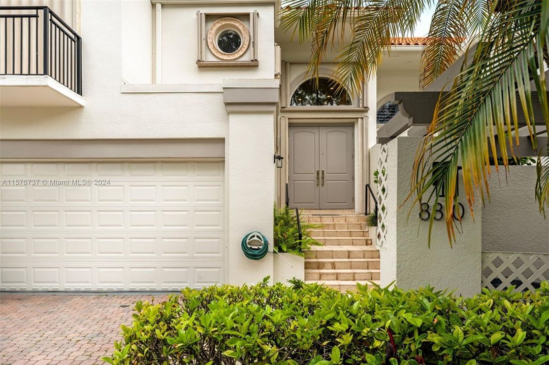 最近售出: $1,296,000 (3 贝兹, 3 浴室, 2815 平方英尺)