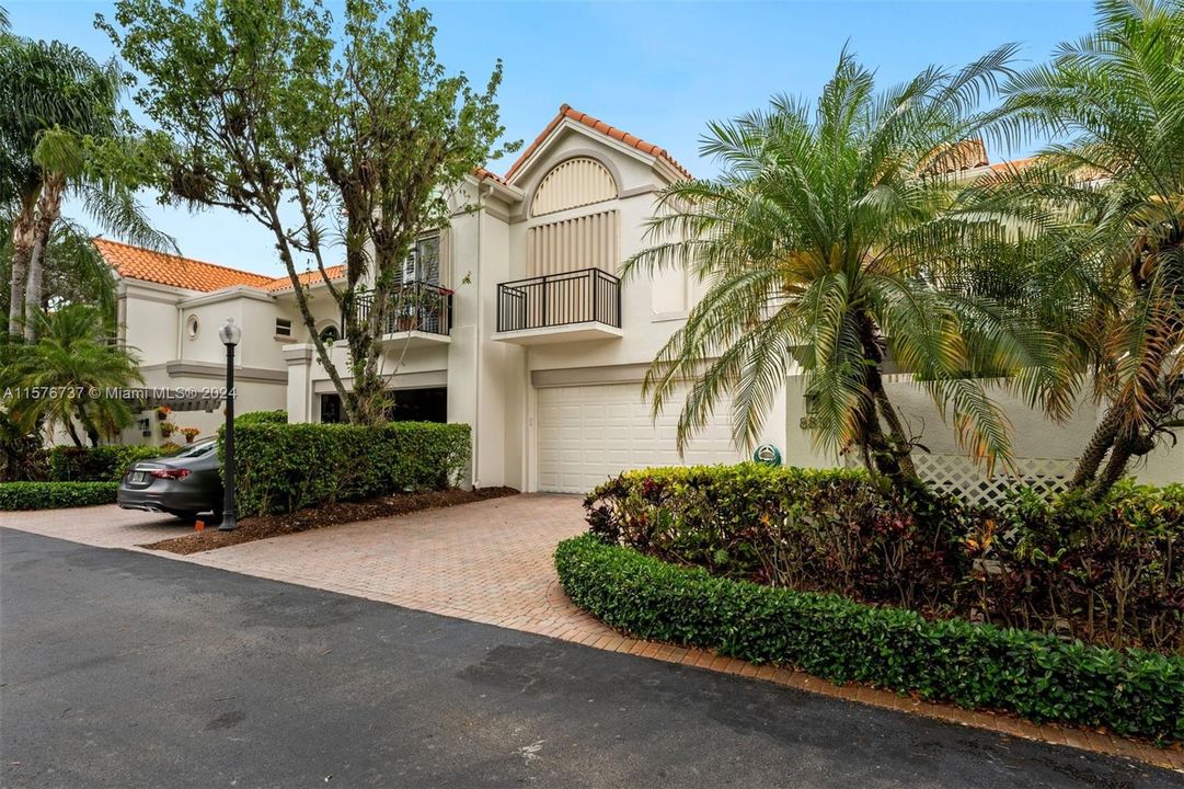 最近售出: $1,296,000 (3 贝兹, 3 浴室, 2815 平方英尺)