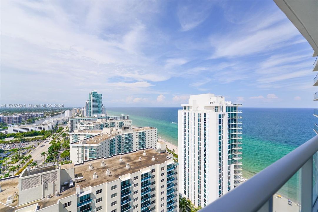 For Sale: $840,000 (2 beds, 2 baths, 1129 Square Feet)