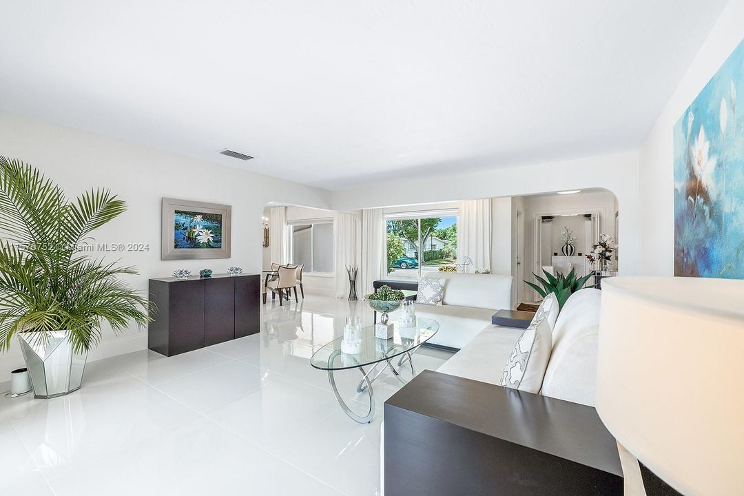 Active With Contract: $799,000 (3 beds, 2 baths, 1806 Square Feet)