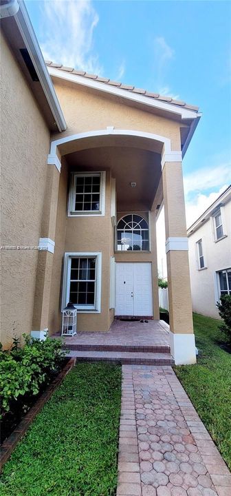 Active With Contract: $4,750 (5 beds, 3 baths, 3296 Square Feet)
