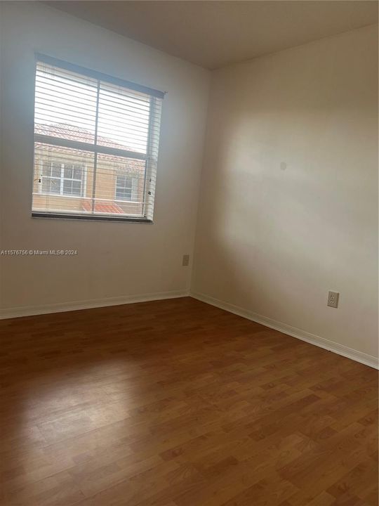 Active With Contract: $379,900 (2 beds, 2 baths, 980 Square Feet)