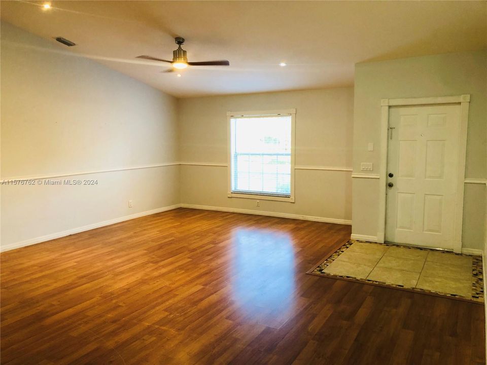 For Rent: $3,600 (3 beds, 2 baths, 2041 Square Feet)