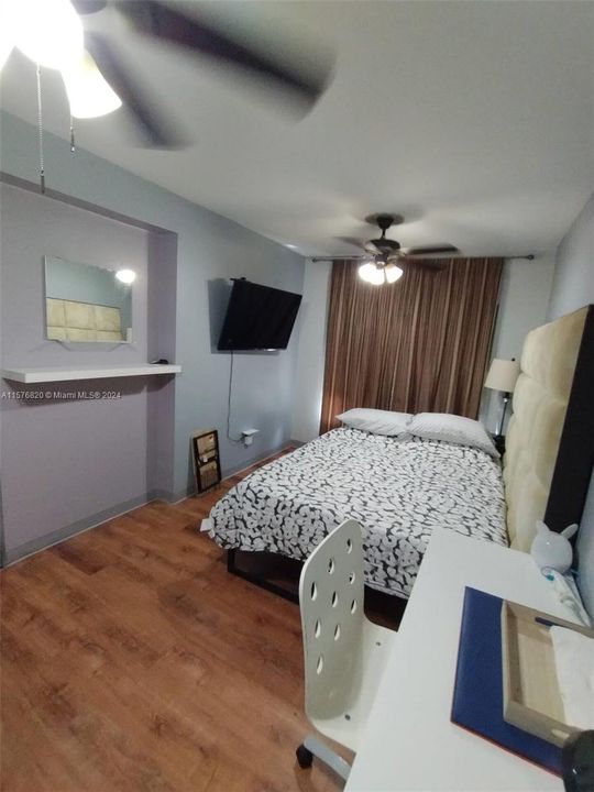 For Rent: $1,500 (1 beds, 1 baths, 150 Square Feet)