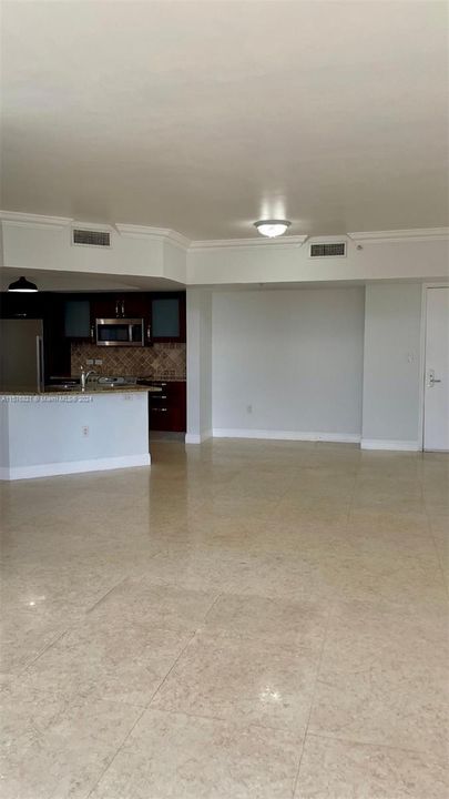 For Rent: $4,300 (3 beds, 3 baths, 1500 Square Feet)