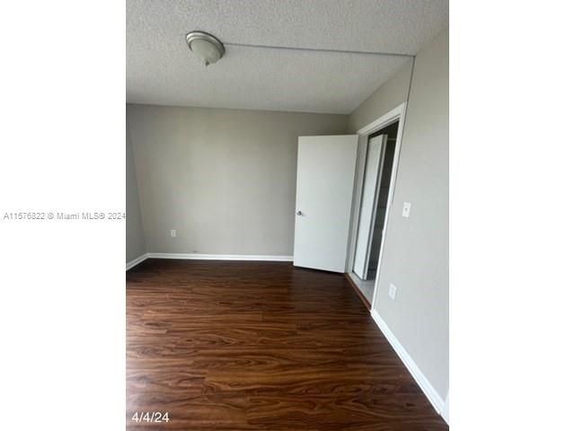 For Sale: $279,900 (2 beds, 2 baths, 898 Square Feet)
