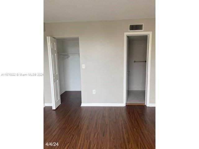 For Sale: $279,900 (2 beds, 2 baths, 898 Square Feet)