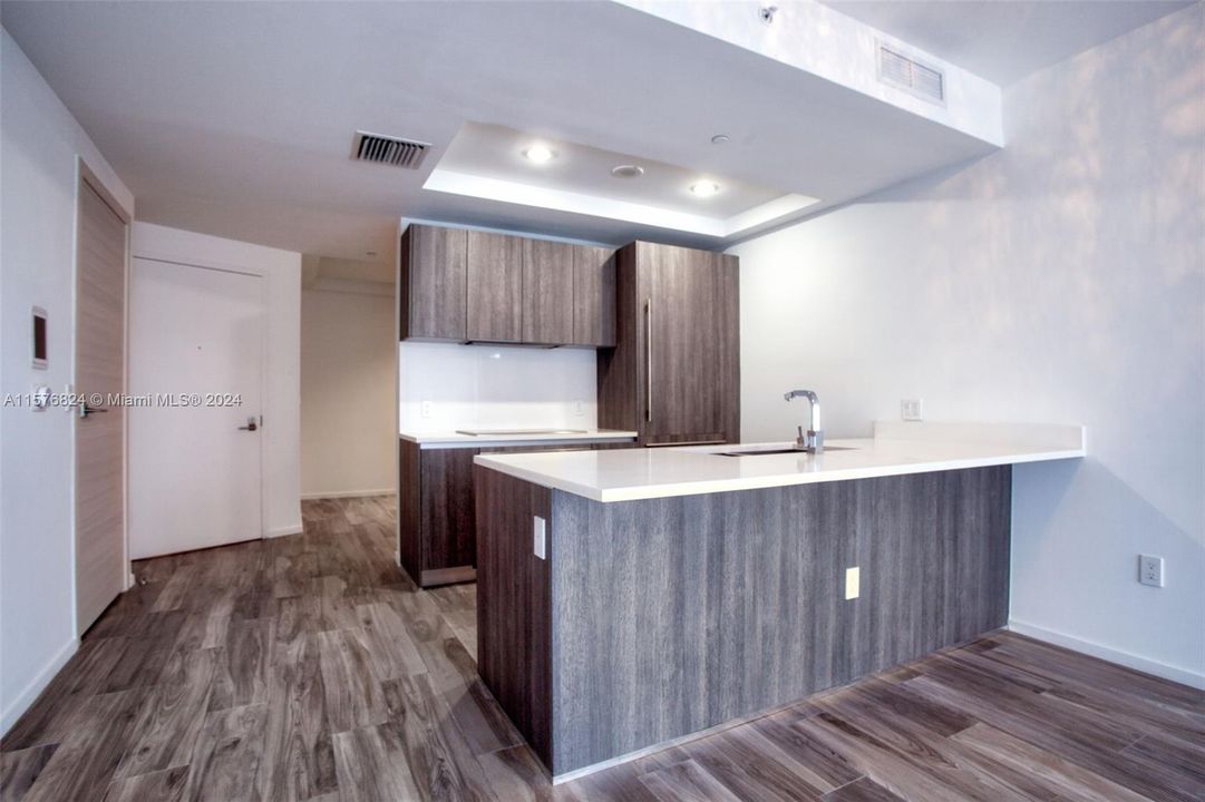 Active With Contract: $4,200 (1 beds, 2 baths, 838 Square Feet)