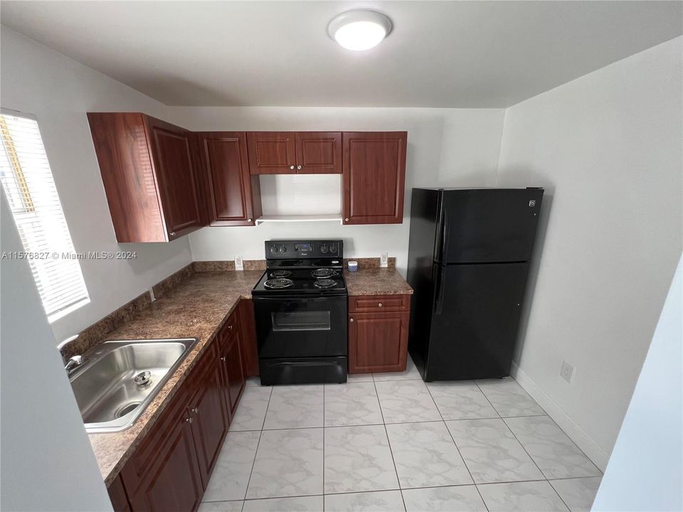 Active With Contract: $1,700 (1 beds, 1 baths, 0 Square Feet)