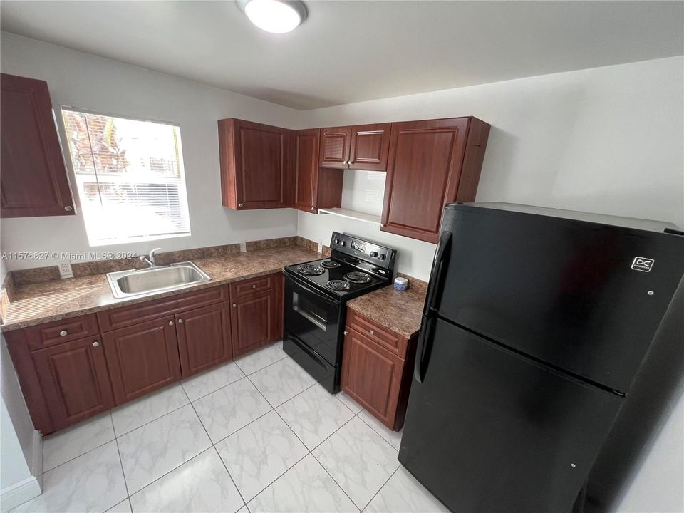 Active With Contract: $1,700 (1 beds, 1 baths, 0 Square Feet)