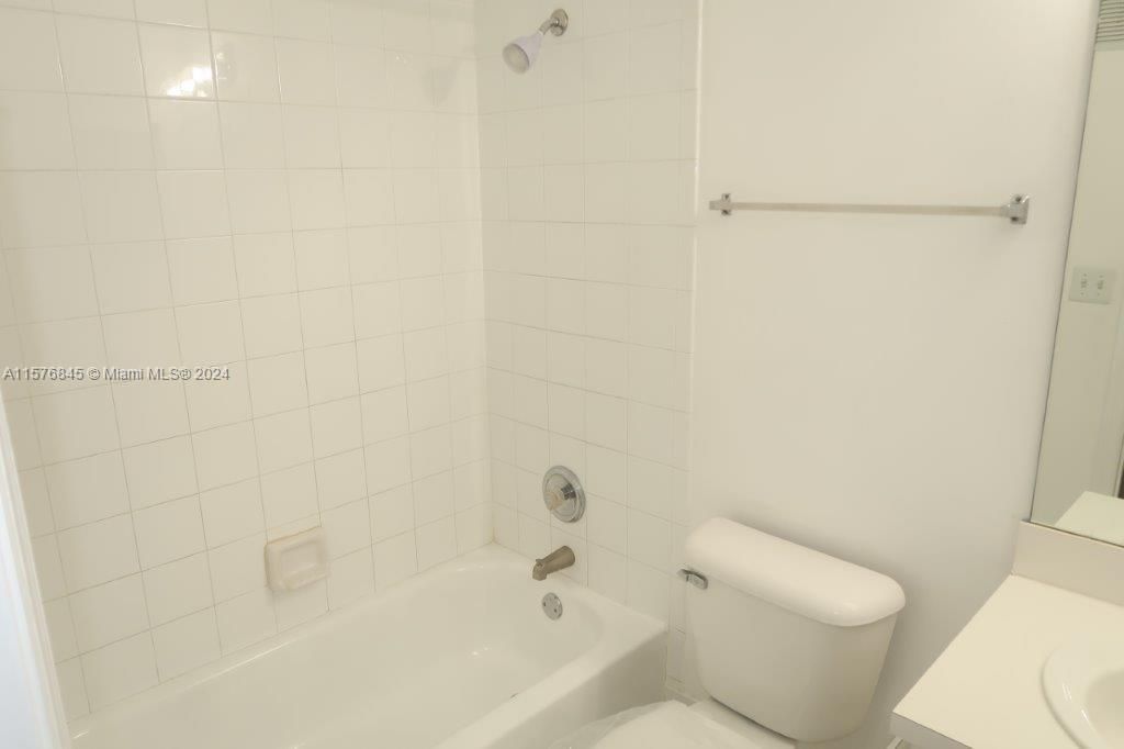 待售: $372,500 (2 贝兹, 2 浴室, 1024 平方英尺)